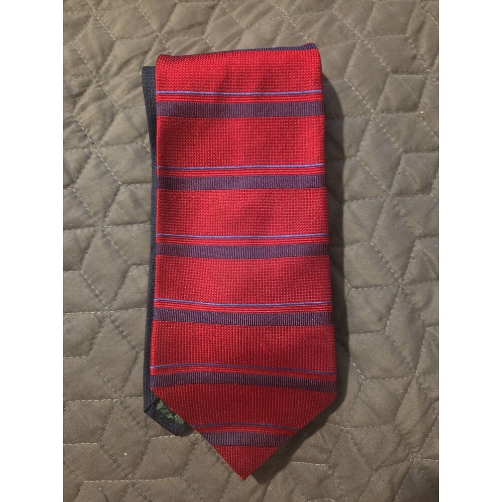 Tommy Hilfiger Men's 100% Silk Tie Red/Navy
